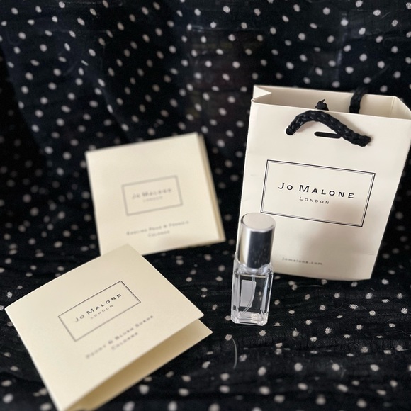 Jo Malone Sampler. 4 pieces including mini gift bag. Will include bonus. - Picture 4 of 5